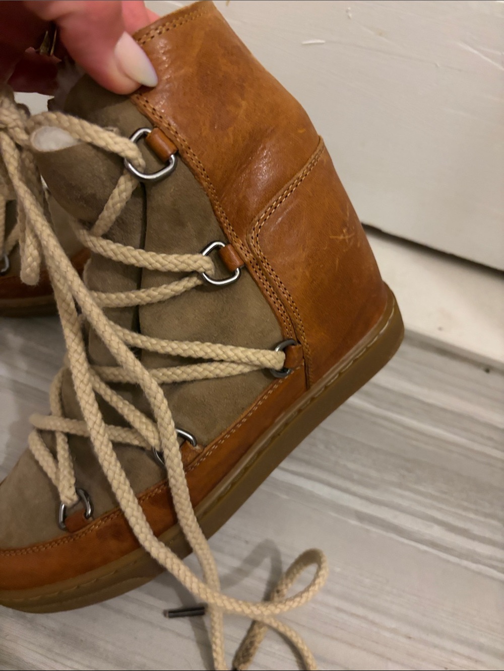 Isabel Marant Nowles Tan & Cream Lace-Up Shearling Winter Boots - Picture 8 of 11
